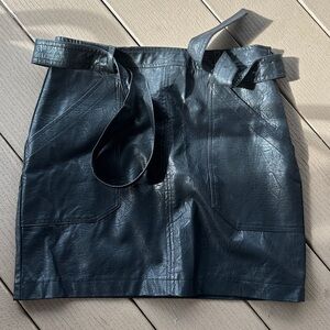 Fashion Nova Black Croc-Embossed Detail Skirt M